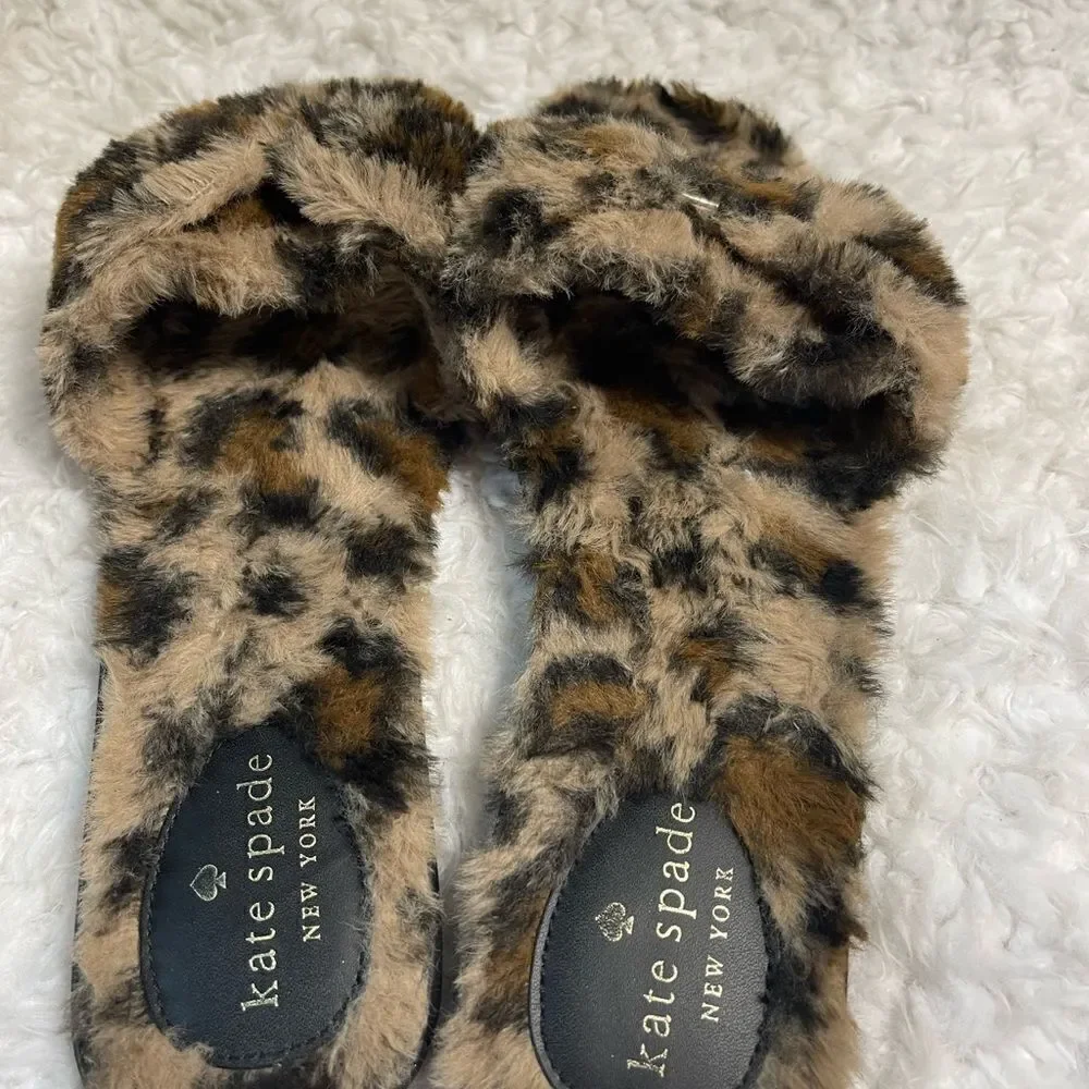 Kate Spade Sandy leopard print faux fur slippers with gold tone accent size 10B